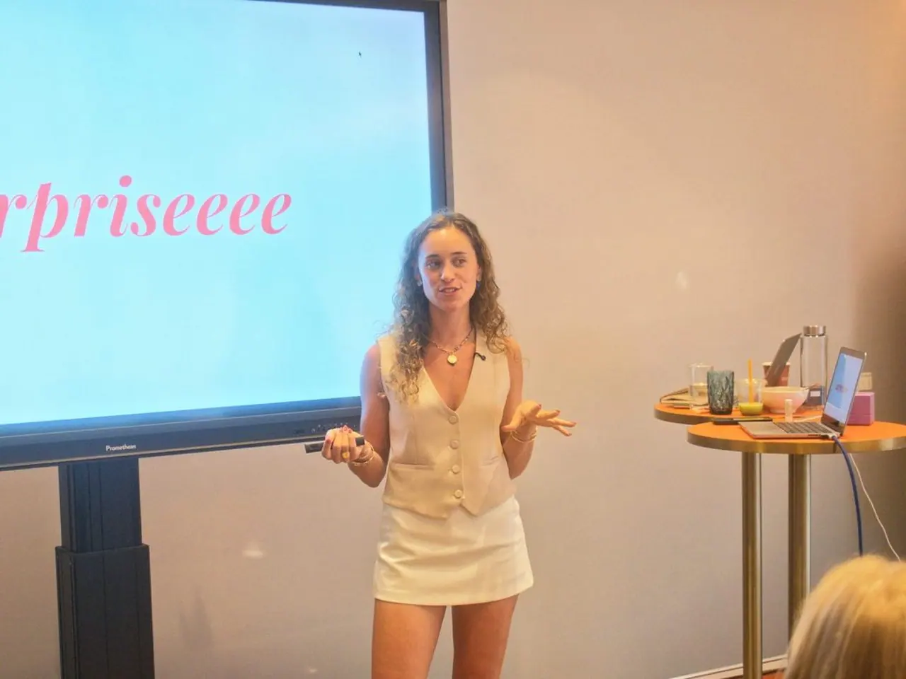 Nicole beim Vortrag auf dem SEG-Event